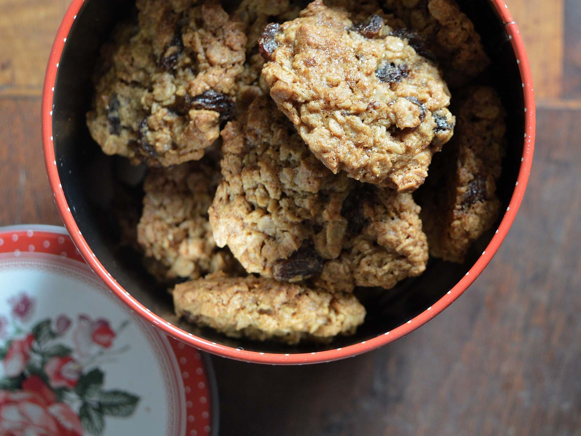 oat and raisin cookies