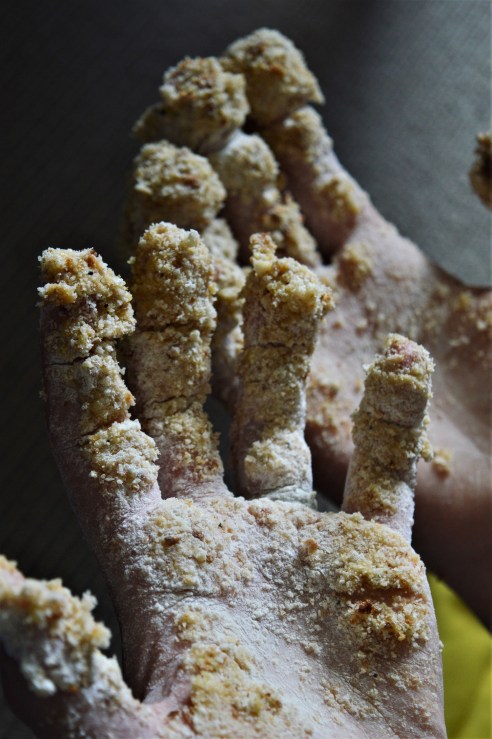 bredcrumbed hands