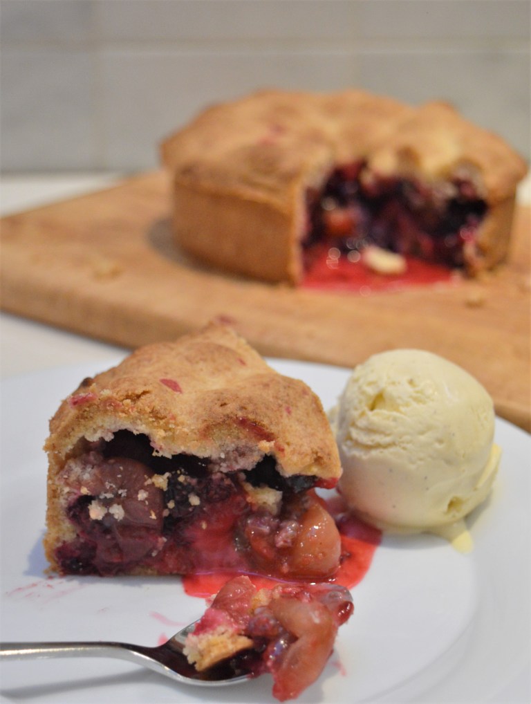 gooseberry and blackcurrant pie