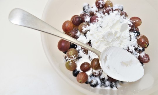 gooseberry and blackcurrant pie