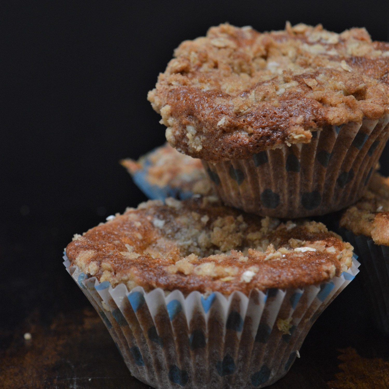 rhubarb crumble muffins